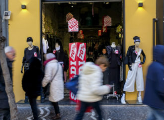 Ingressi contingentati nelle vie dello shopping