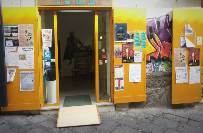 Adotta una libreria in quarantena