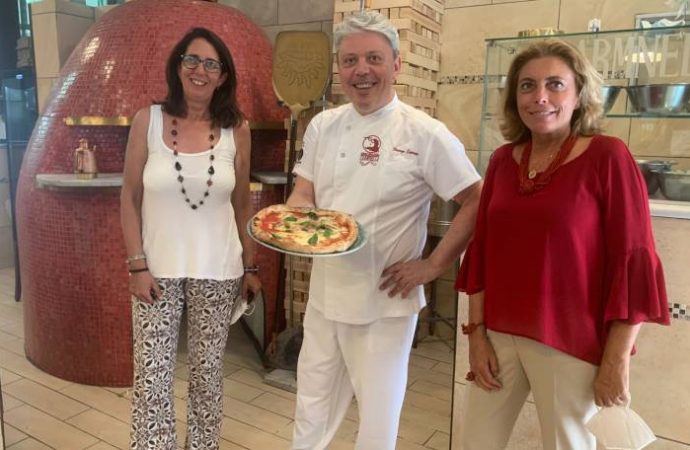 A Napoli arriva una margherita per Alice