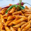 Dona un piatto di pasta con una foto